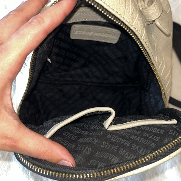 Steve Madden Cream Mini Bag - Picture 5 of 5